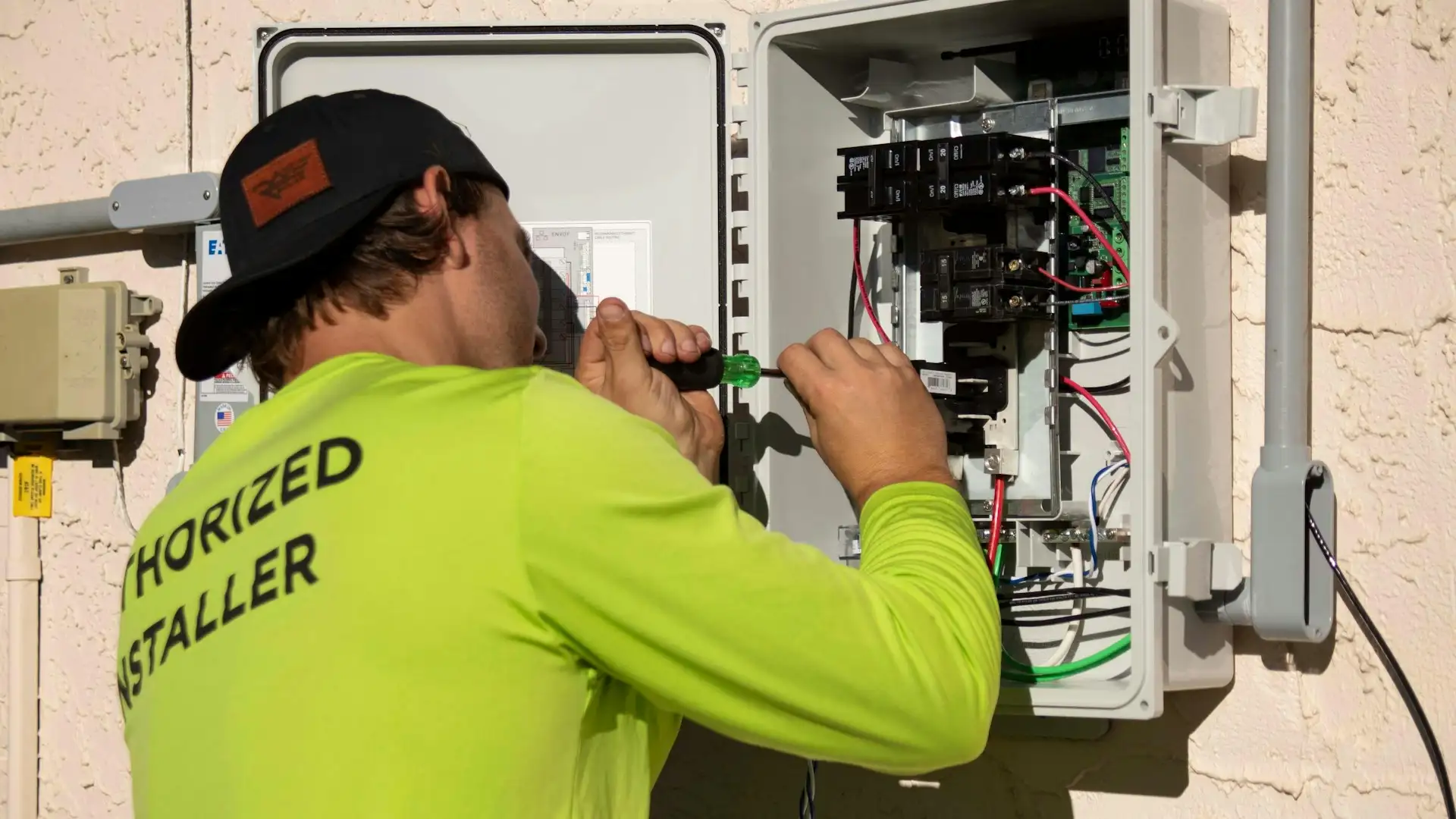 Book Residential Electricians Sunshine Coast Online Now